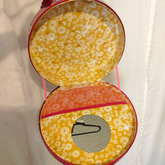 Rare Bratz Forever Diamondz Carrying Case Size Round 11 x 12 NWT - Picture 9 of 12